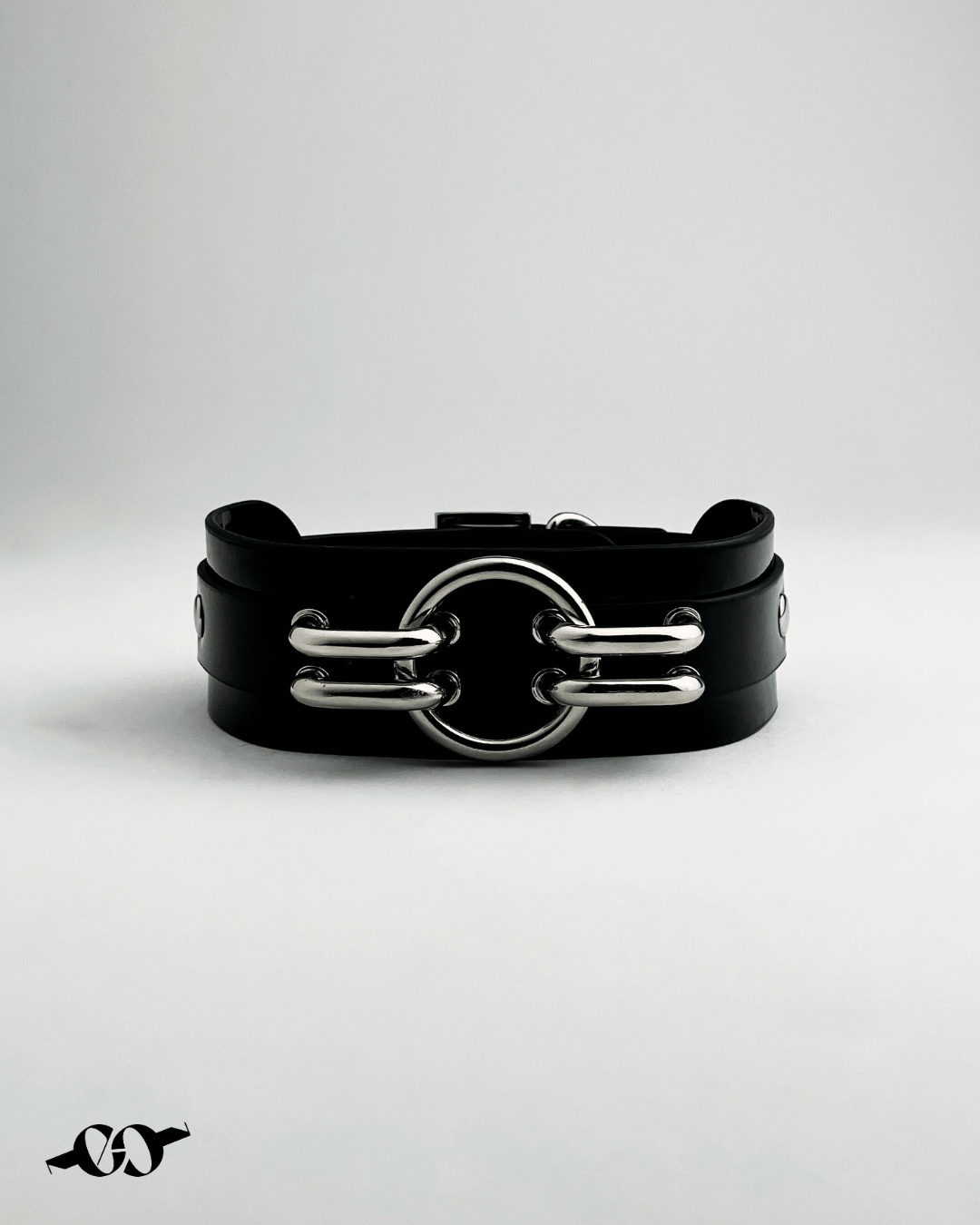 YUKI leather choker with silver center ring