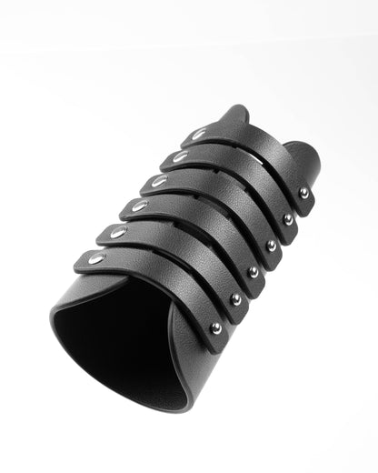 NIA Wide Leather Bracelet enchaine