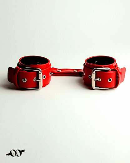 NOVA Patent Leather Cuff Bracelet Red enchaine